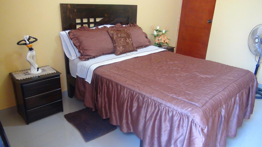 פאראקאס Hostal El Sueno De San Martin מראה חיצוני תמונה